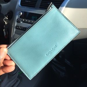 𝗖𝗼𝗮𝗰𝗵 𝗰𝗵𝗮𝗻𝗴𝗲 𝘄𝗮𝗹𝗹𝗲𝘁